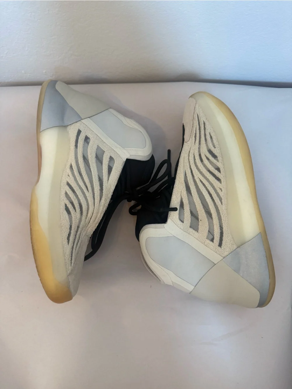 Yeezy adidas quantum